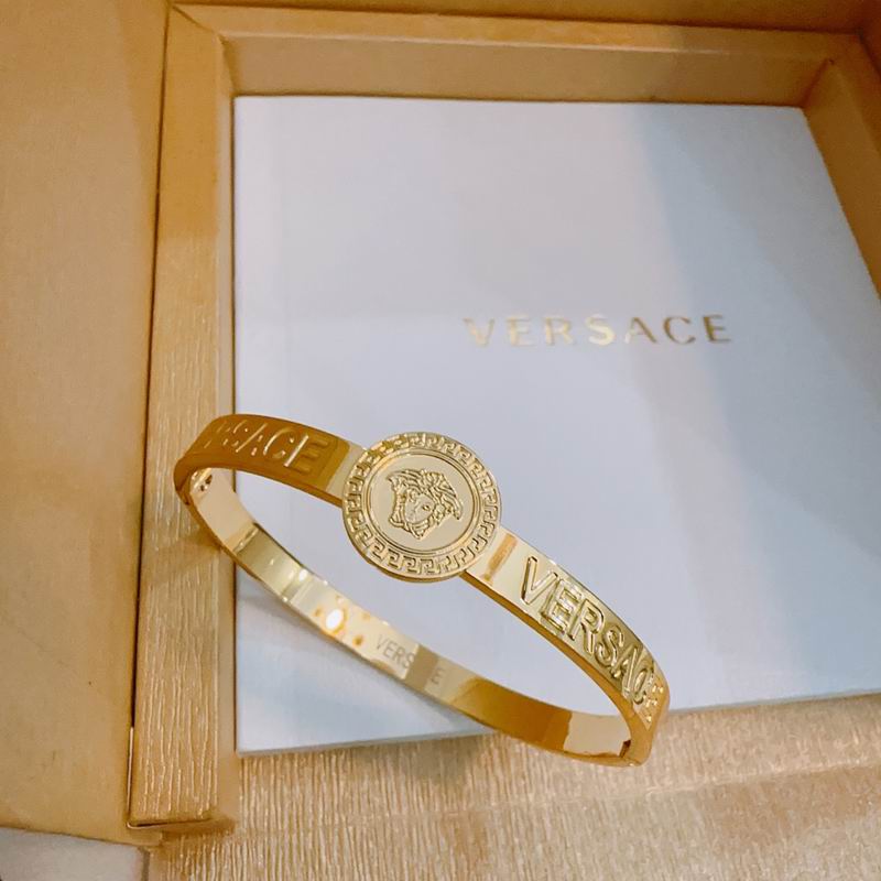 Versace bracelet 06yxh03